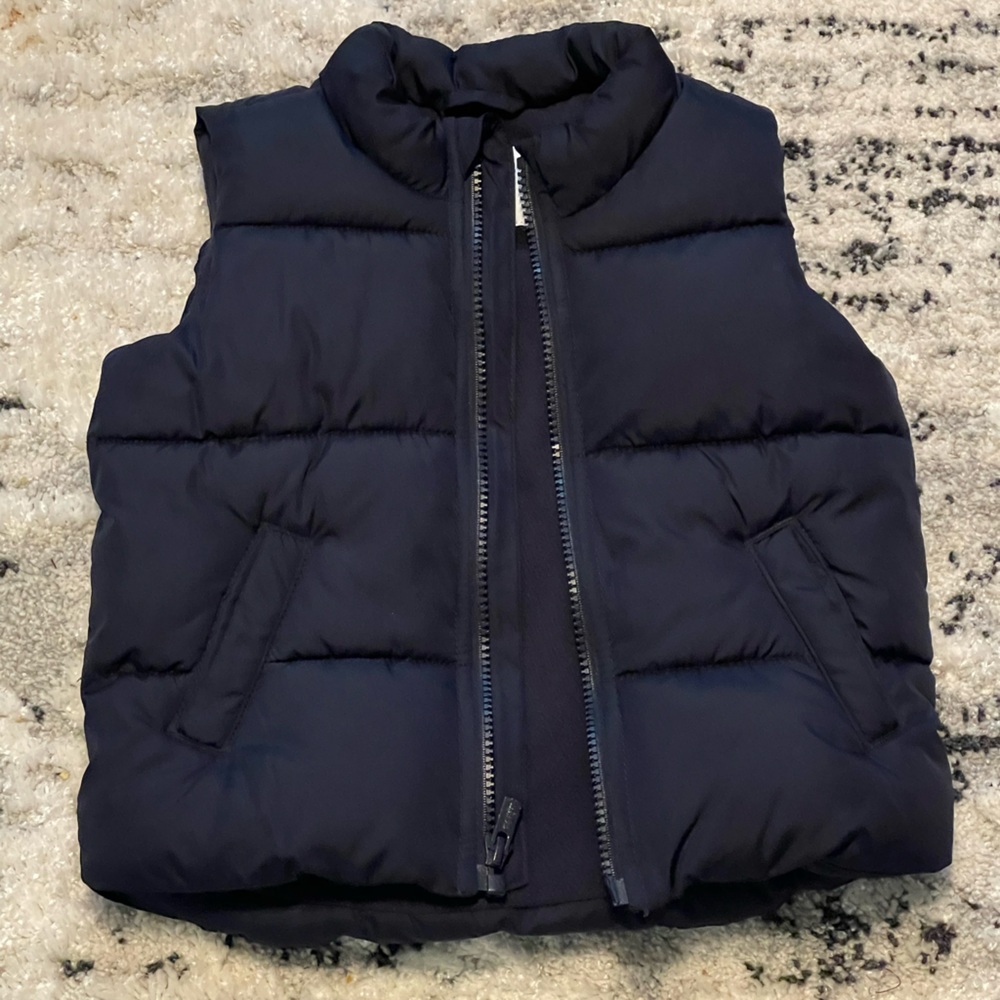 Old navy puffer vest nwot